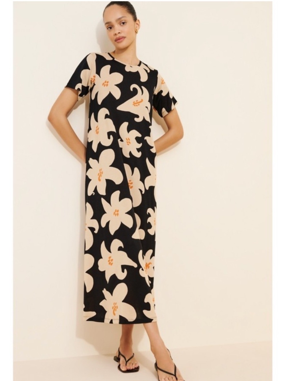 Marimekko Kalliokeilo
Villinarsissi Maxi Dress Black Tan
Floral Cotton, XS